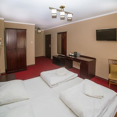 Hotel Grant Leszno  Buitenkant foto