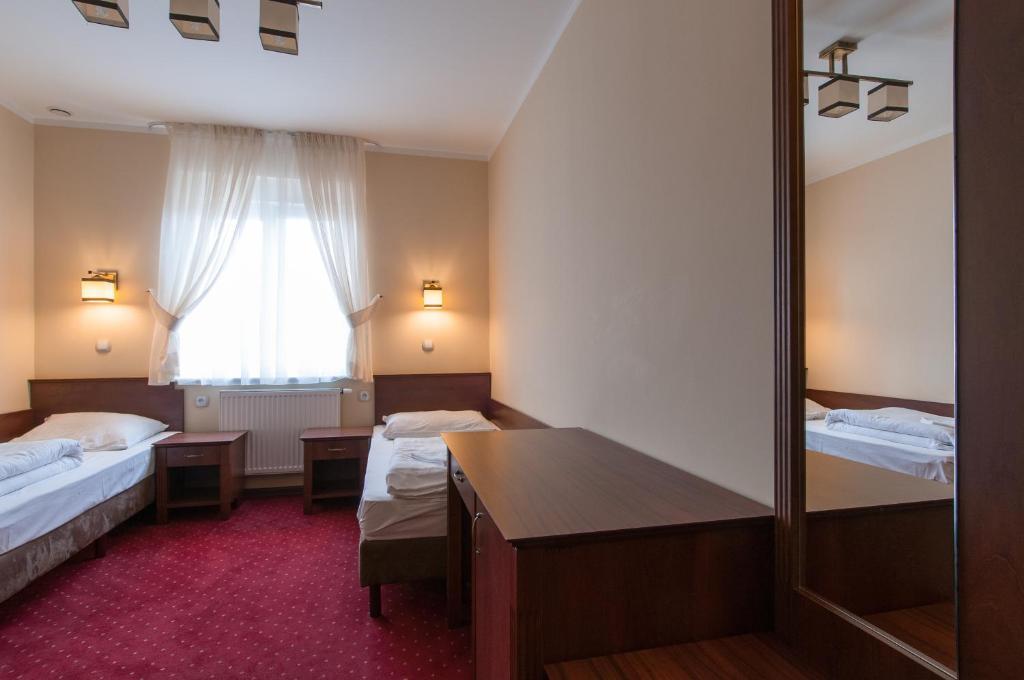 Hotel Grant Leszno  Buitenkant foto