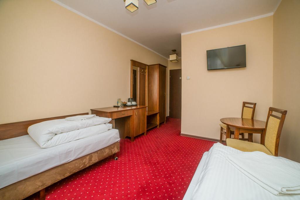 Hotel Grant Leszno  Buitenkant foto